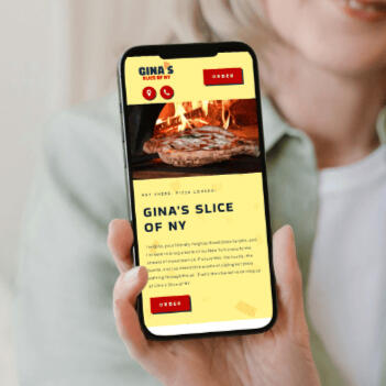 example pizzeria website on mobile